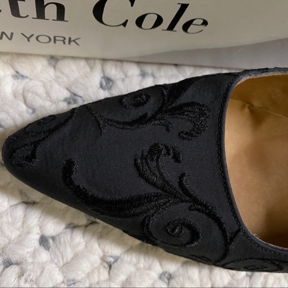 KENNETH COLE Black Embroidered Kitten Heels 6.5 1/2 - Picture 2 of 8